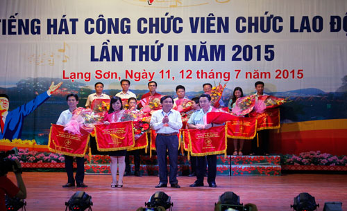 Hội thi Tiếng hát CCVCLĐ tỉnh Hơn 500 công chức viên chức lao động tham gia 1