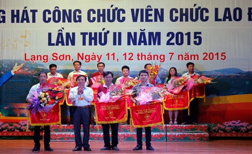 Hội thi Tiếng hát CCVCLĐ tỉnh Hơn 500 công chức viên chức lao động tham gia 2